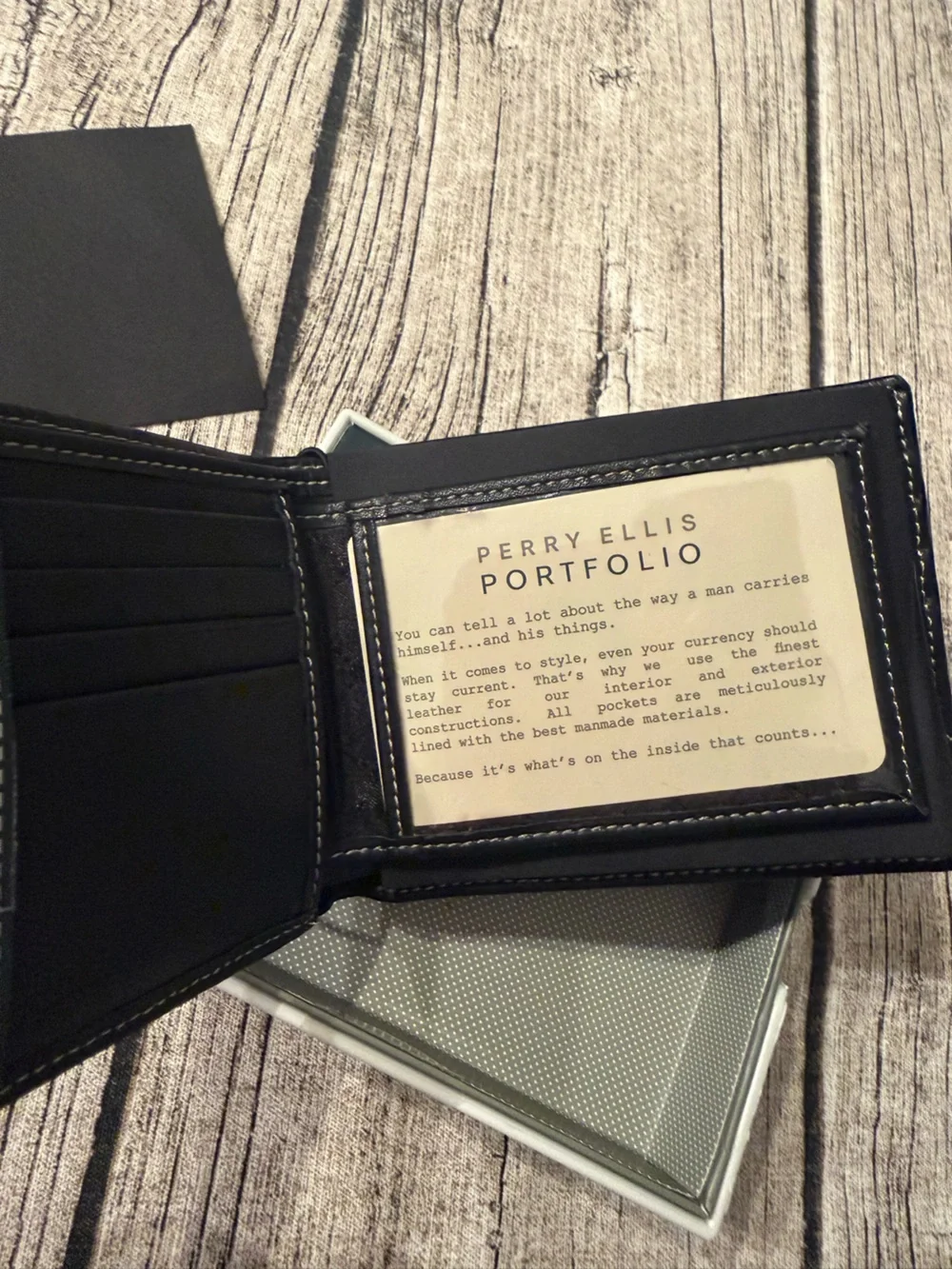 NWT! Perry Ellis men’s premium leather wallet and valet. In box, ready to gift!